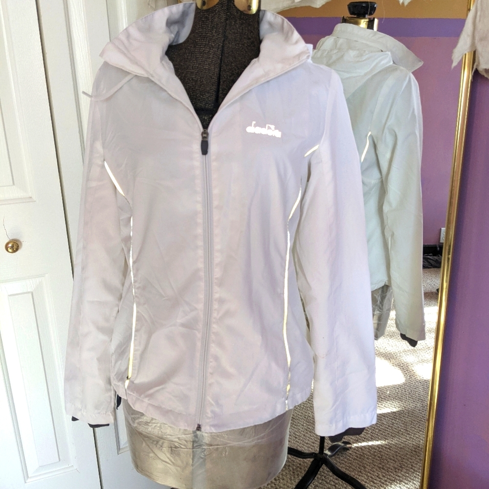 Diadora medium white windbreaker jacket